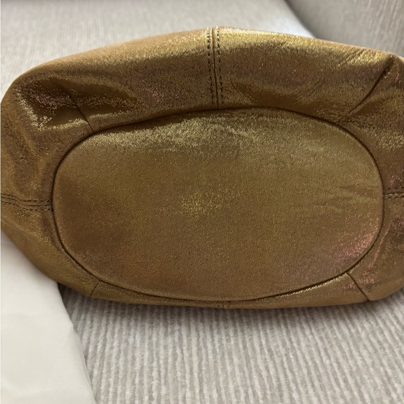 HOBO Georgia Metallic Shimmer Leather Convertible Bag Gold Circle Handle - Picture 4 of 7